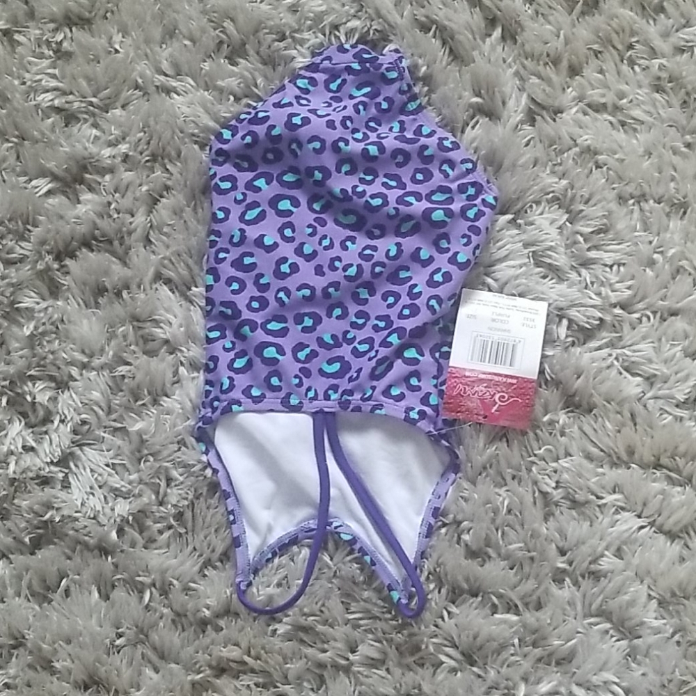 Girls swimsuit